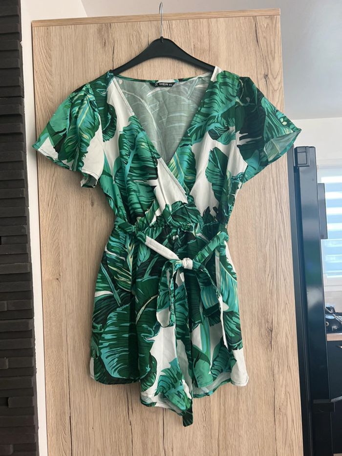 Combishort vert et blanche à fleurs