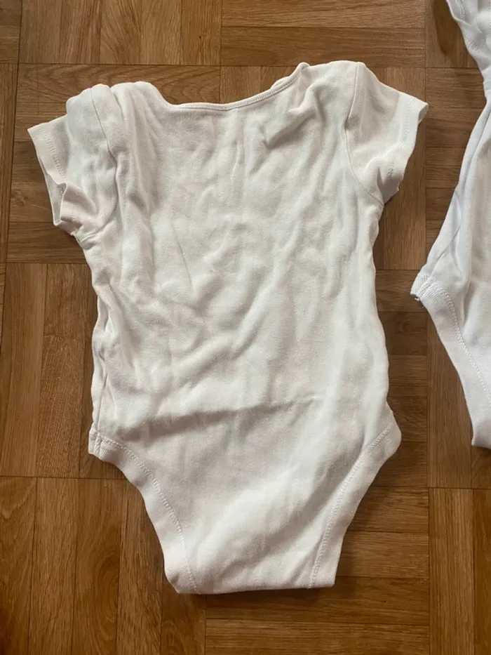 Lot de 2 body à manches courtes blanc taille 12/18 mois Primark - photo numéro 6