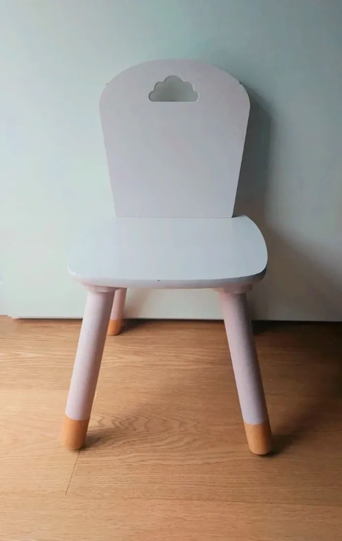 Deliziosa seggiolina / sedia in legno lilla chiaro - photo numéro 5