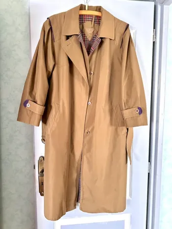 Trench vintage beige  avec défaut très invisible – Taille 40