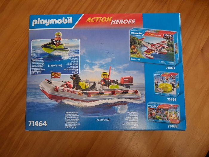 Playmobil 71464 - Bateau de pompiers et scooters des mers - photo numéro 2