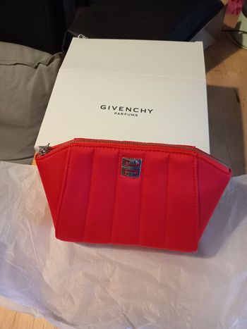 Trousse de maquillage satiné Givenchy