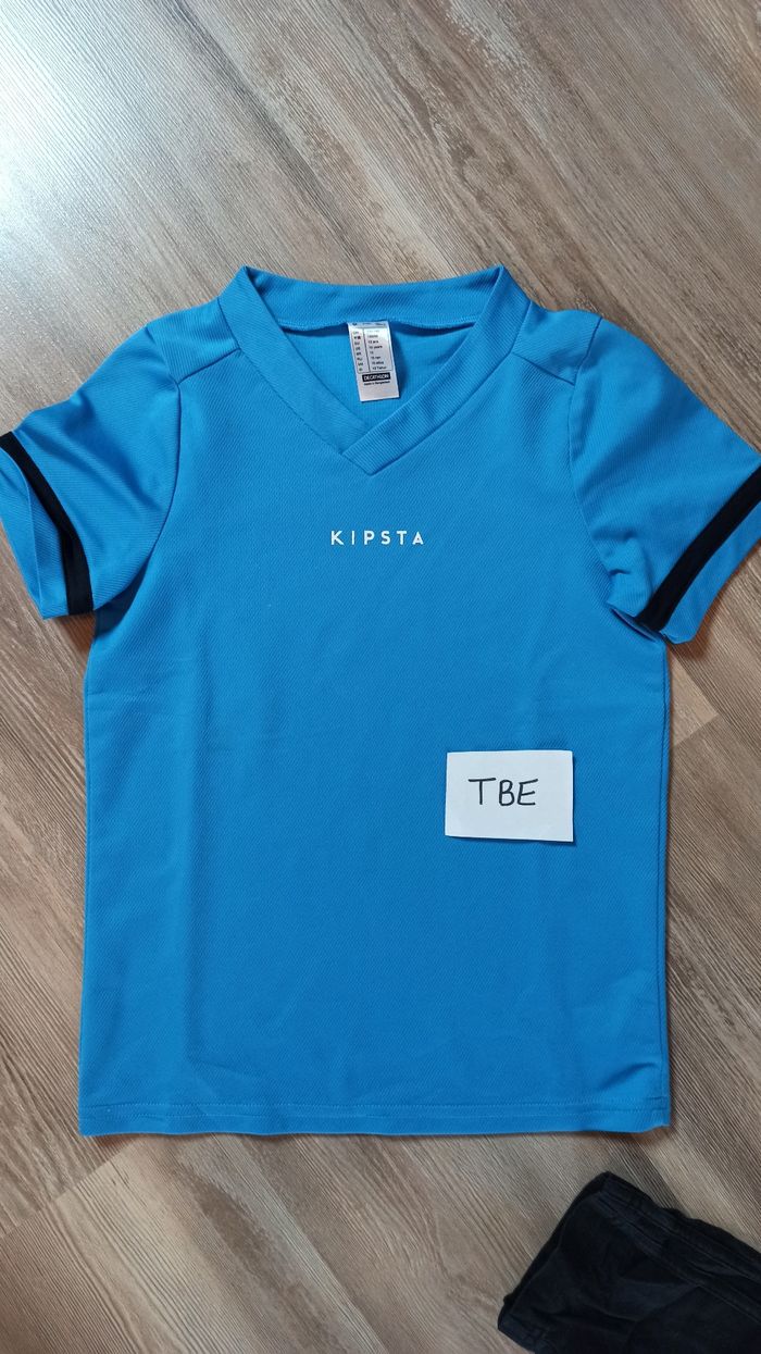 Lot de t-shirts de sport 8 ans bon état - photo numéro 4