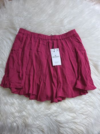Jupe short neuf avec étiquette 
