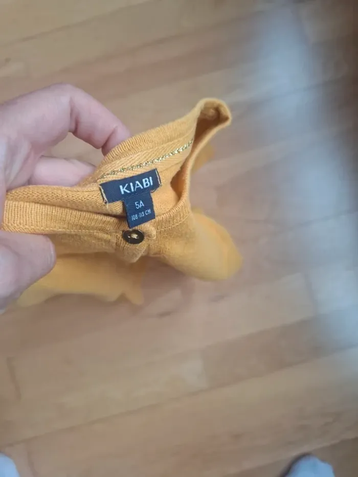 Petit gilet jaune moutarde 5 ans - photo numéro 2