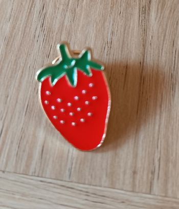 Pin's fraise