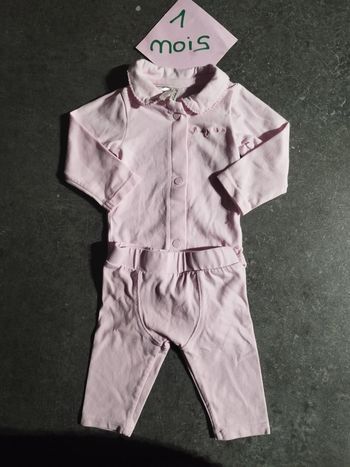 Ensemble rose 1 mois