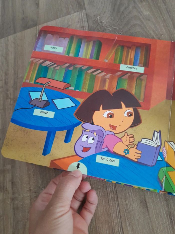 Livre Dora l'exploratrice imagier avec des tirettes mot anglais 🌺 - photo numéro 4