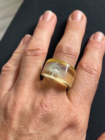 bague plastique style rétro