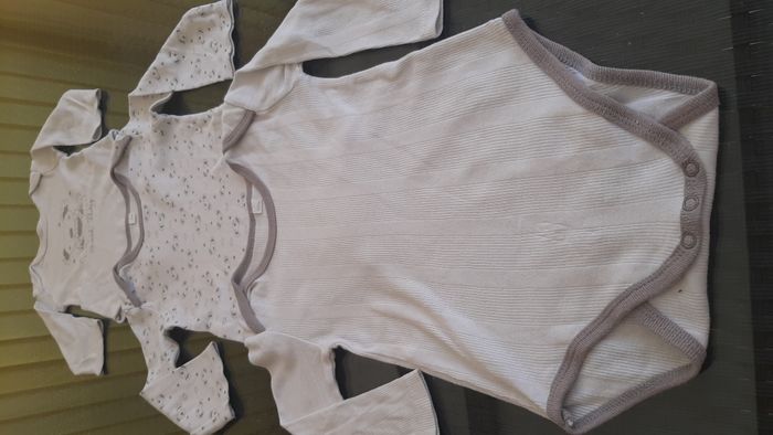 Lot de 3 bodies - photo numéro 2