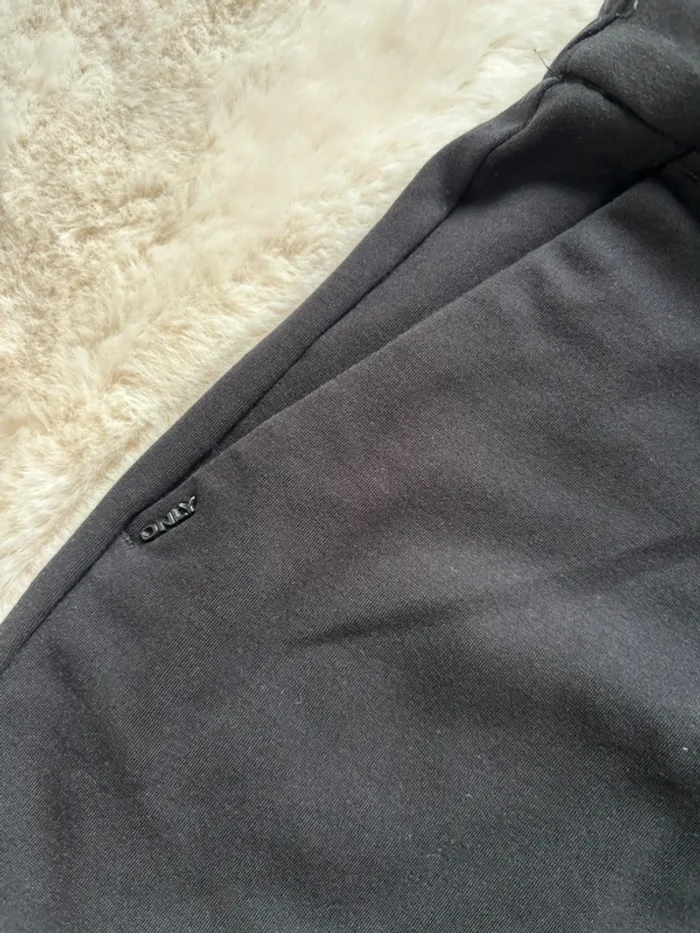 Pantalon noir - photo numéro 6