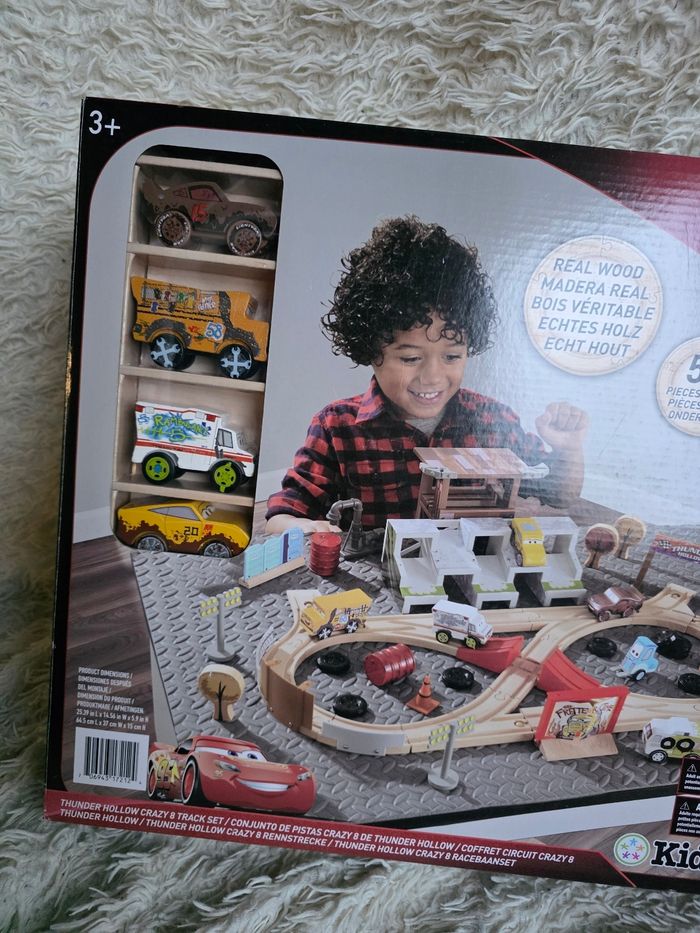 Circuit en bois disney cars 3 avec voiture kidkraft - photo numéro 2