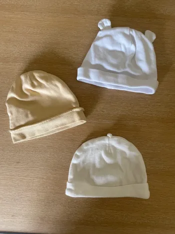 Lot 3 bonnets bébé