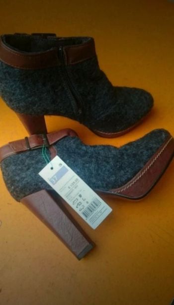 Bottines gris foncé et marron United Colors of Benetton