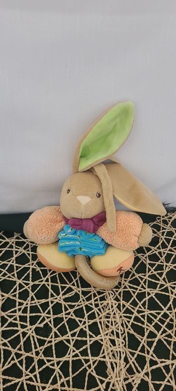 Doudou Peluche Lapin Musical Accordéon Beige Vert Bleu Orange Kaloo