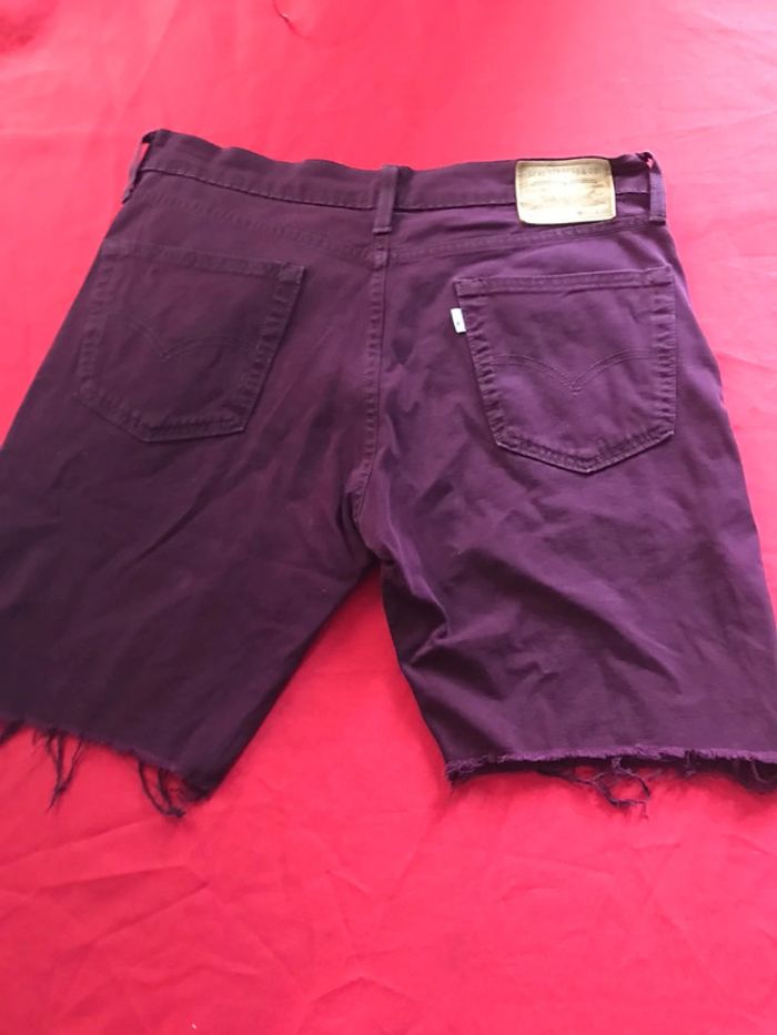 Short Levis (levi’Strauss) model 511 W33 (42-44 taille française)