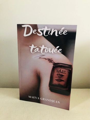 Roman livre destinée tatouée Maeva Grandjean neuf
