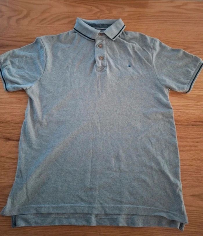 Polo gris à bouton