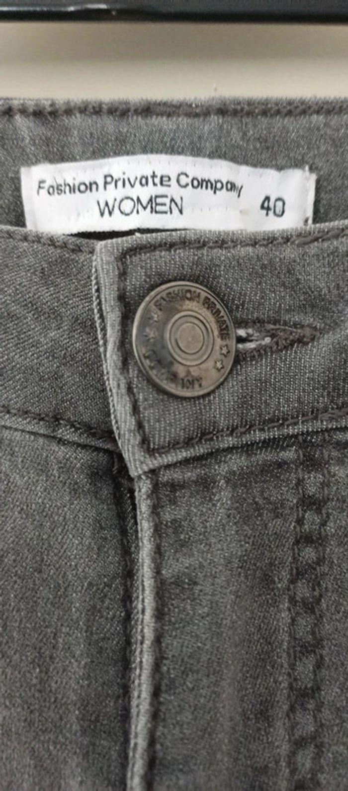 Pantalon gris - photo numéro 3