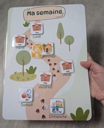 Tableau mon premier semainier simplifié enfant motif dinosaure, routine hebdomadaire