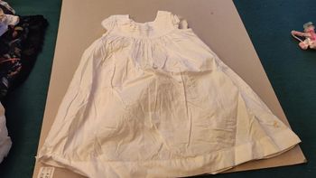 robe blanche taille 24 mois