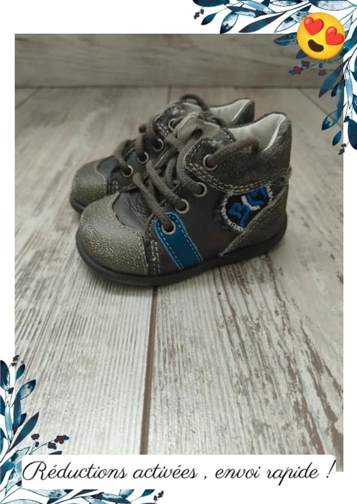 Chaussures bébé taille 18 - photo numéro 2
