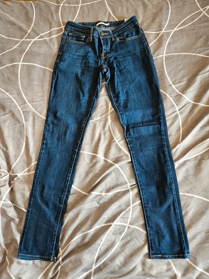 Jean Levi's 711 Slim Skinny