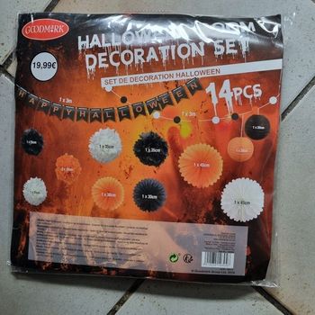 kit décoration pour HALLOWEEN 🎃  NEUF 🎃 Offre 5.5  euros aujourd'hui