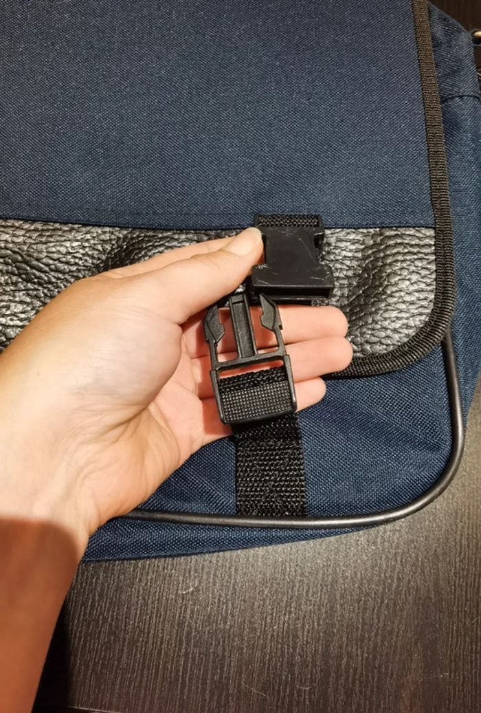 Sac pour pc portable avec lanière - photo numéro 4