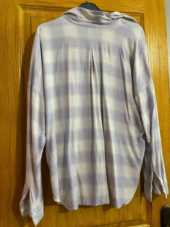 Chemise lilas - photo numéro 2