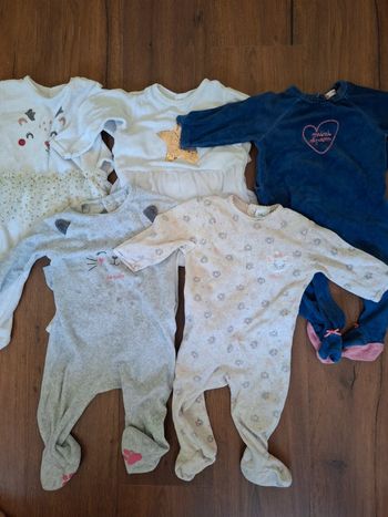 Lot 5 pyjamas