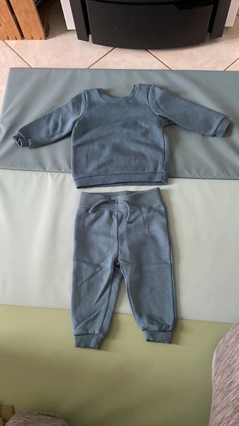 Ensemble de jogging 9-12 mois (80 cm)