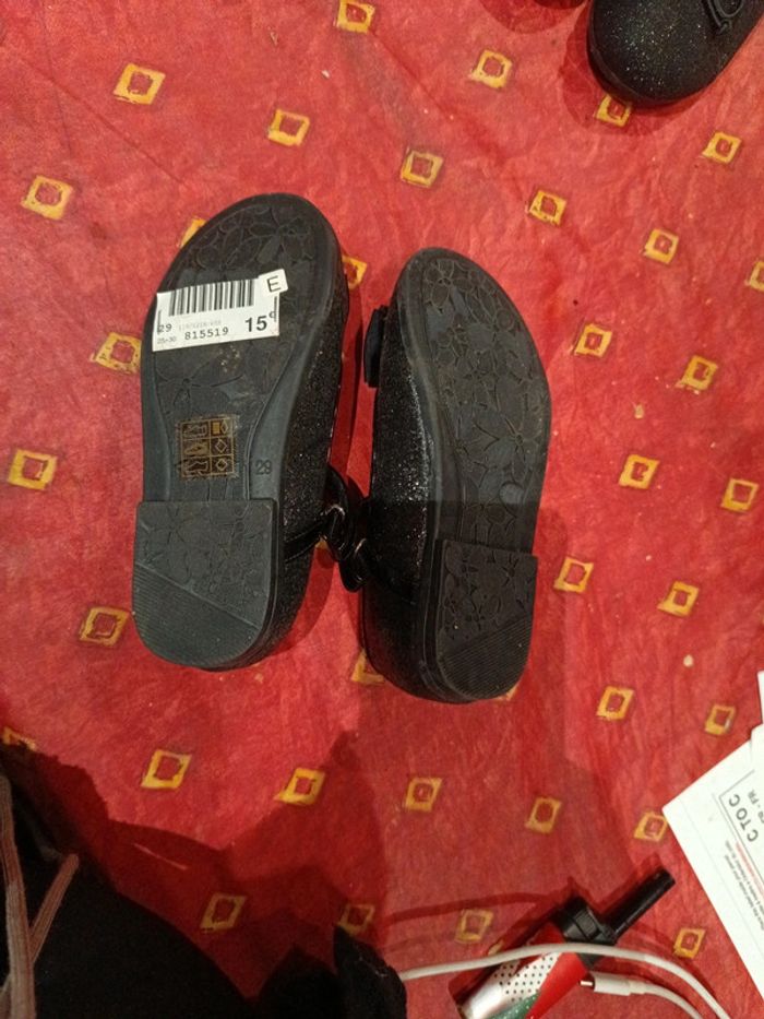 Chaussures T29 - photo numéro 3