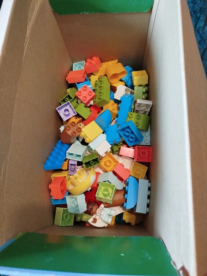 Grosse boîte de Legos duplo - photo numéro 3