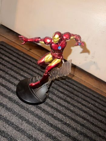Figurine Spiderman Marvel officiel édition limitée métal très rare