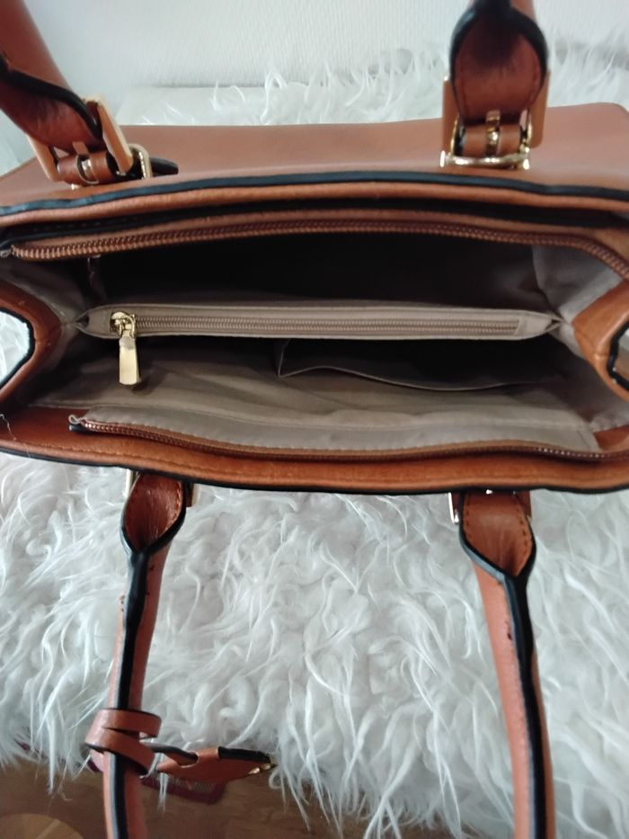 Sac à main 👜 élégant couleur camel parfait état - photo numéro 10