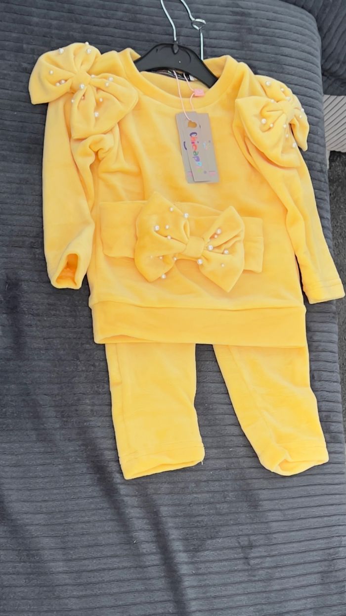 ensemble polydou jaune bébé 3mois neuf