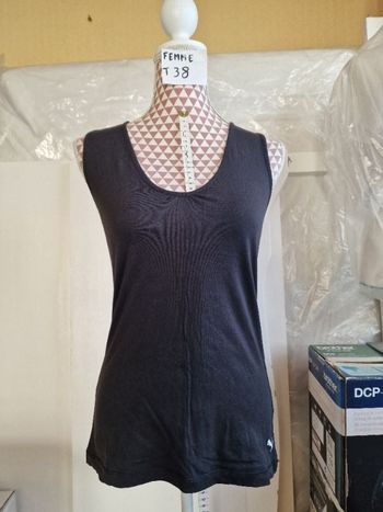 Débardeur, noir,en coton &elasthanne, longueur 61cm, marque Puma, en très très bon état =8€