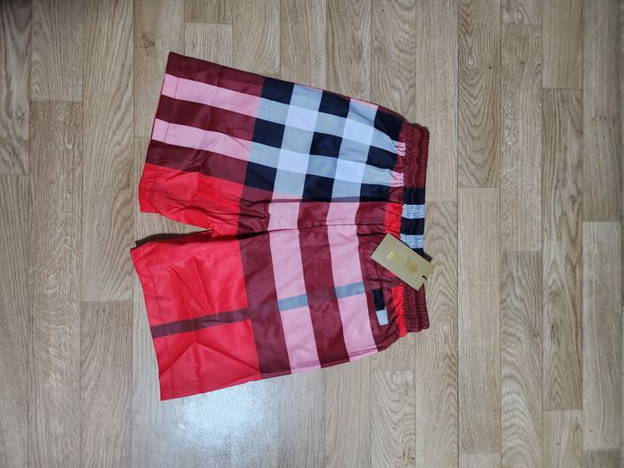 Short Burberry Rouge - photo numéro 2