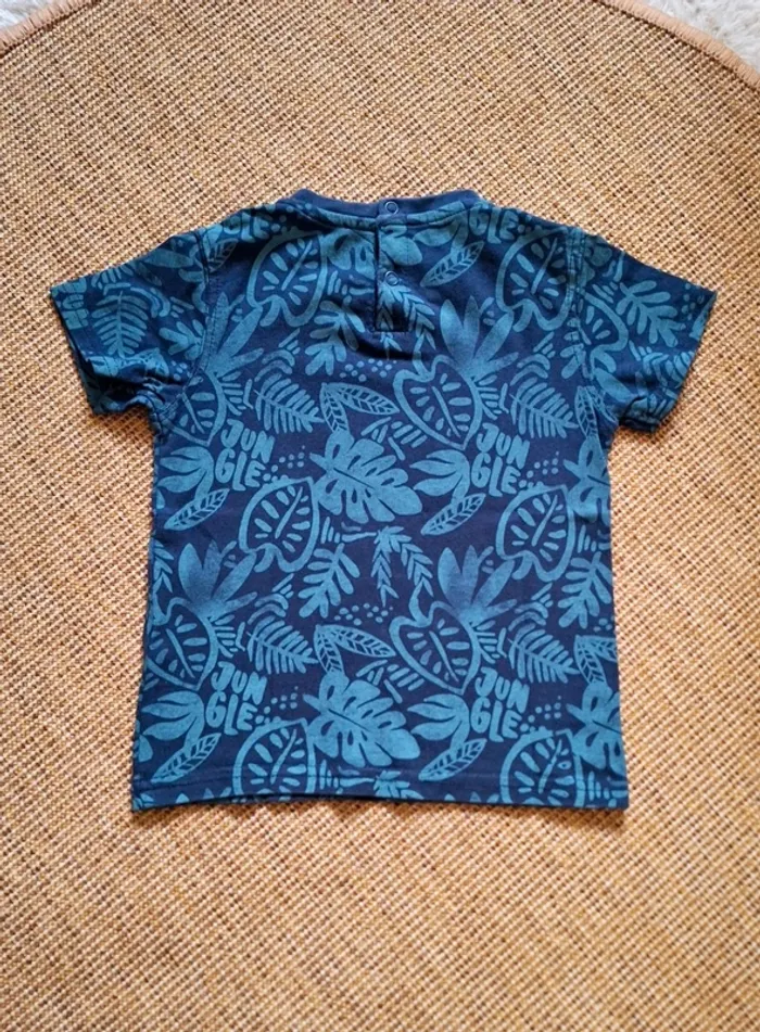 Très joli tee-shirt garçon motif feuillage en 2A - photo numéro 3