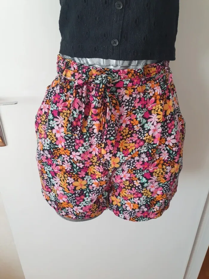 Short taille haute fleuri - photo numéro 2
