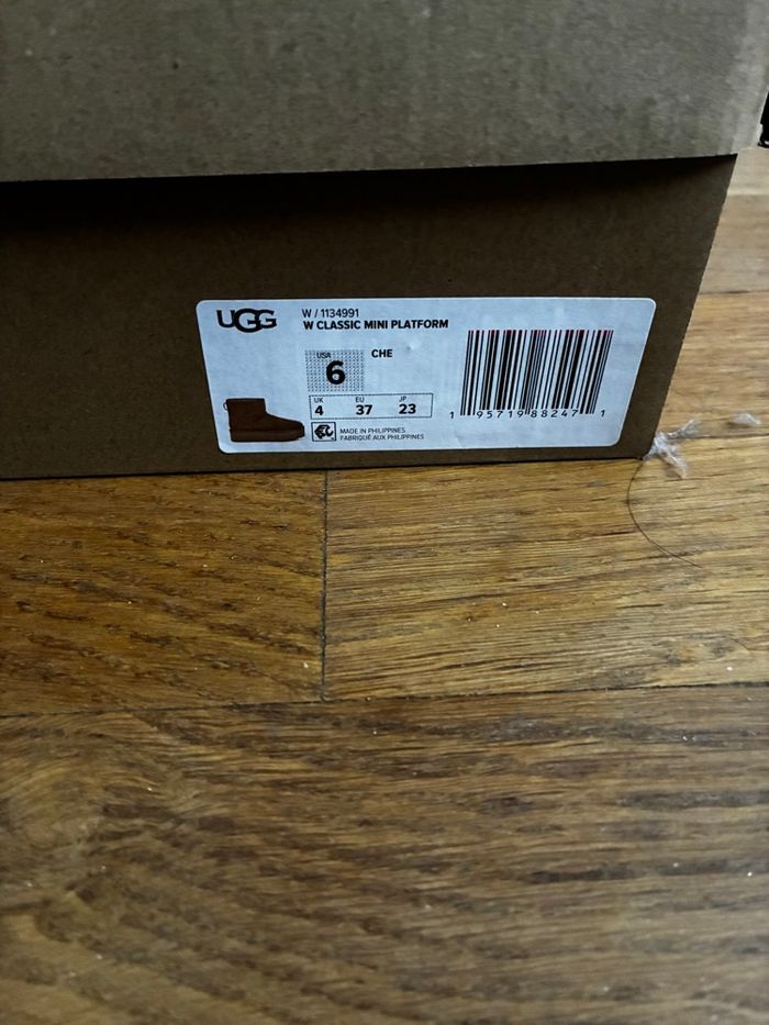 UGG Classic Ultra Mini Platform - Taille 37 - Neuves - photo numéro 5