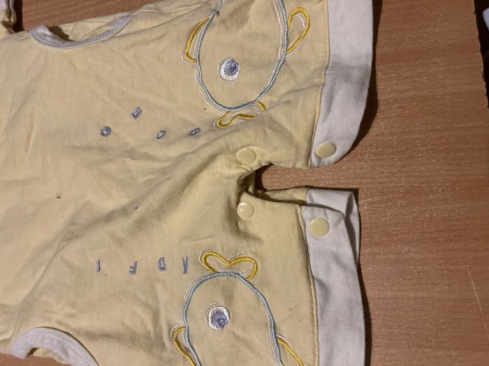 Lot de 2 combinaison short taille 6 mois - photo numéro 3