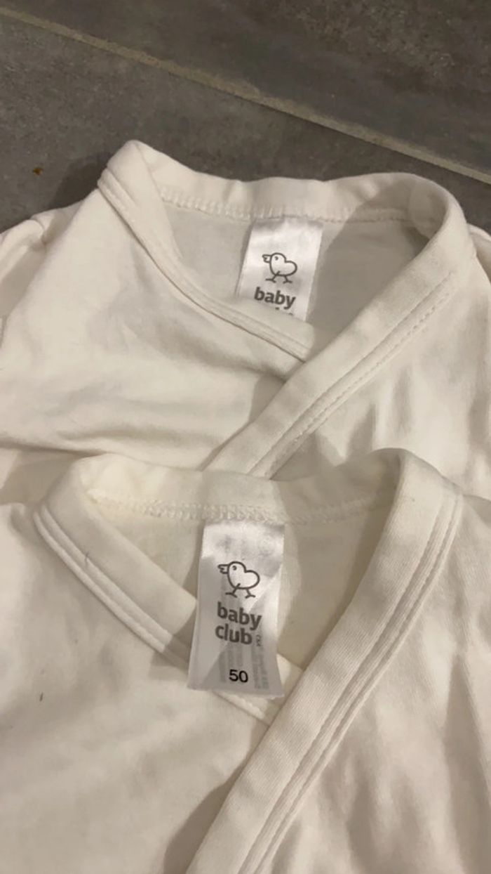 2 bodies bebé fermeture d'avant - photo numéro 2