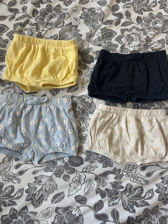 Lot 4 bloomers