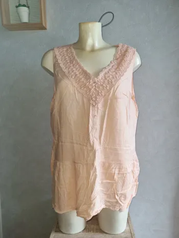 Blouse sans manches taille 46