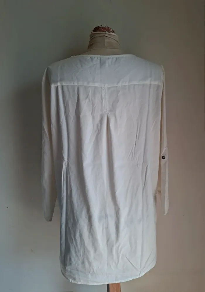 Jolie blouse blanche fluide - simplicité et élégance, manche longue, neuve, taille XL - photo numéro 2
