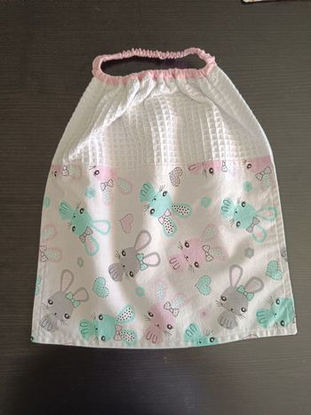 Serviette de table élastiquée, forme bavoir , fille , pour cantine école maternelle