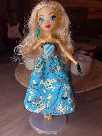 Poupée Monster High Dayna Treasure Jones