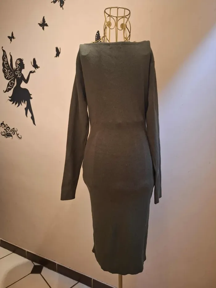 Robe pull kaki cloutée - photo numéro 4